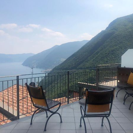 La Villetta In Residence Con Piscina E Vista Lago Parzanica ภายนอก รูปภาพ