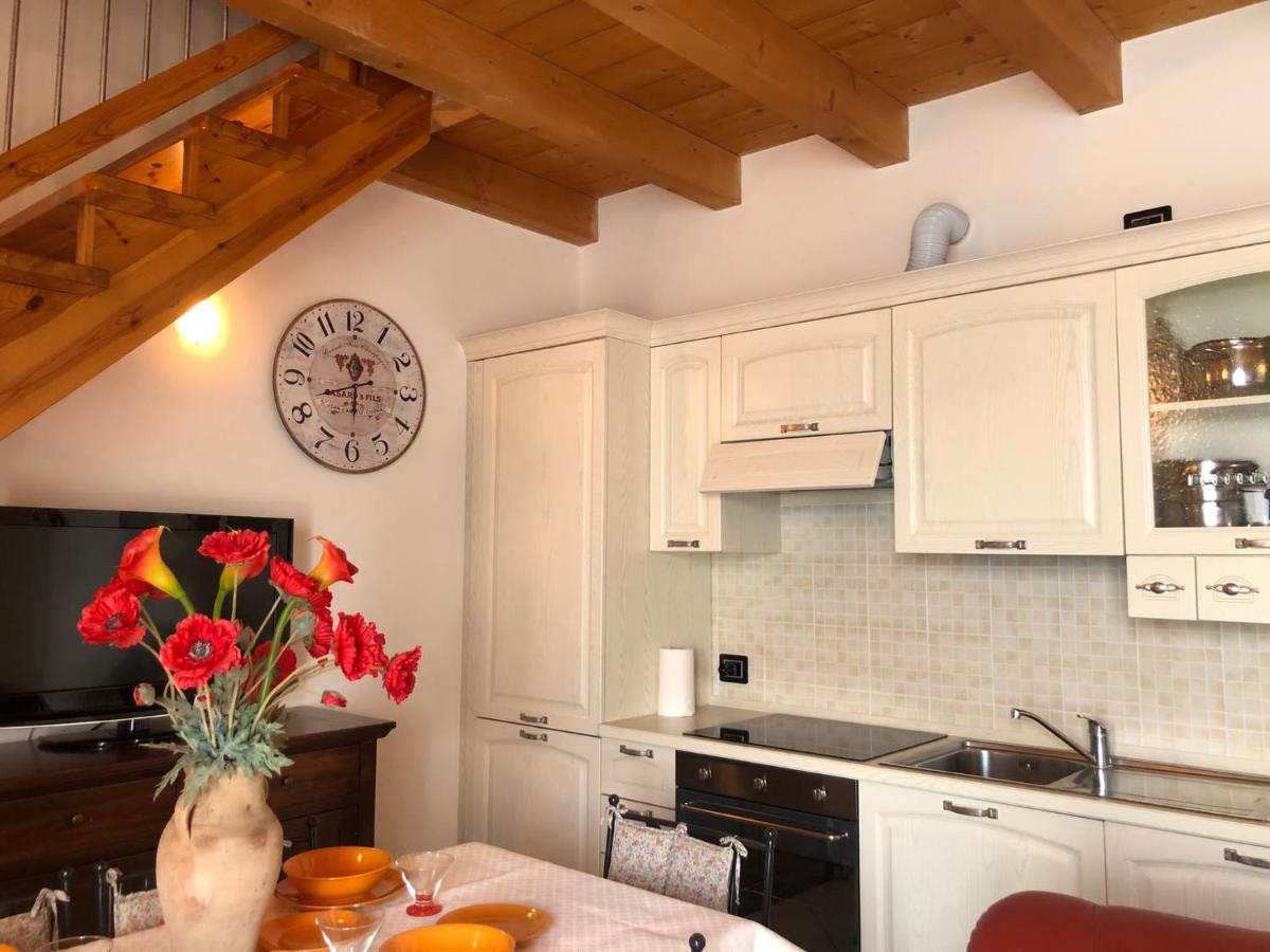 La Villetta In Residence Con Piscina E Vista Lago Parzanica ภายนอก รูปภาพ
