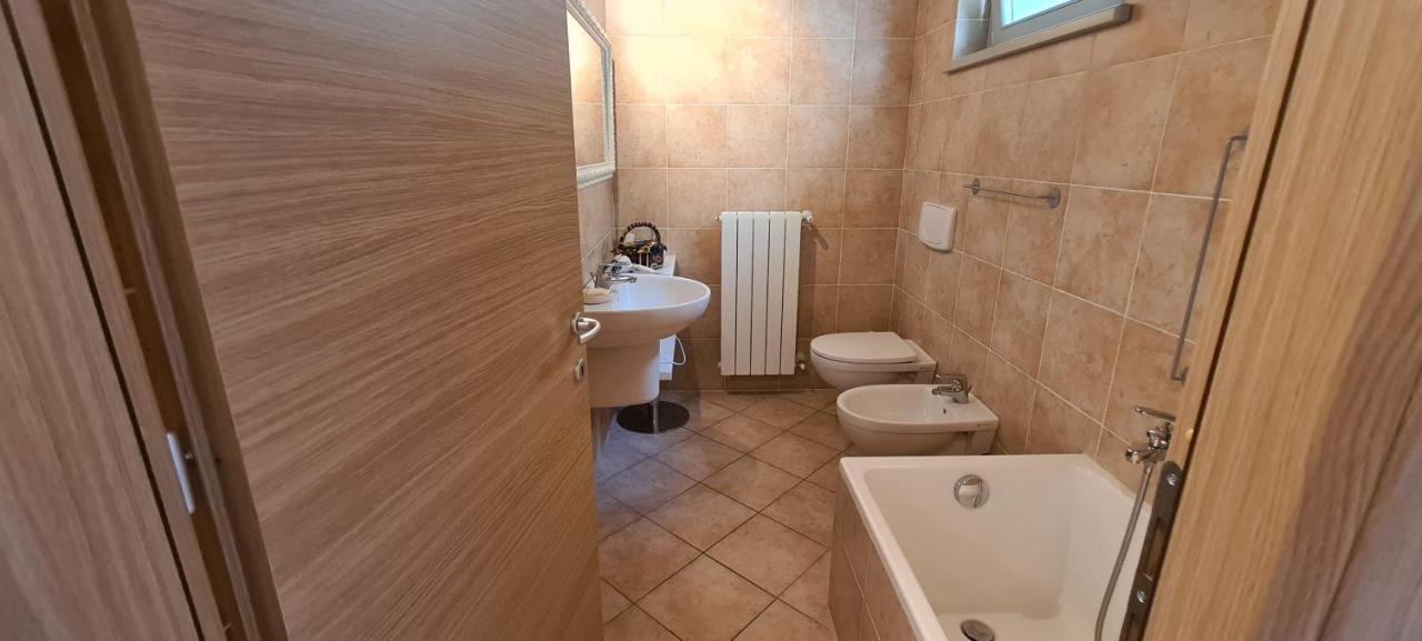 La Villetta In Residence Con Piscina E Vista Lago Parzanica ภายนอก รูปภาพ